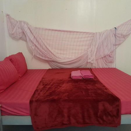 Golden Snake Guesthouse Beach เกาะรงสำลน ภายนอก รูปภาพ