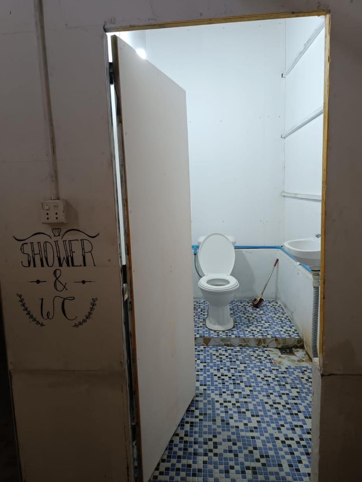 Golden Snake Guesthouse Beach เกาะรงสำลน ภายนอก รูปภาพ