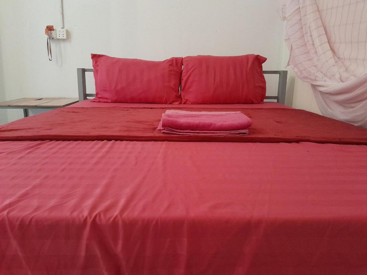 Golden Snake Guesthouse Beach เกาะรงสำลน ภายนอก รูปภาพ